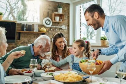 3 Ways To Better Include Elderly Loved Ones In Family Traditions